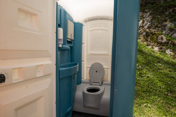 Best Portable bathroom rental  in Wellington, OH